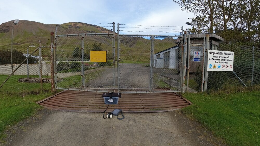 Wind Through Metal Gates 