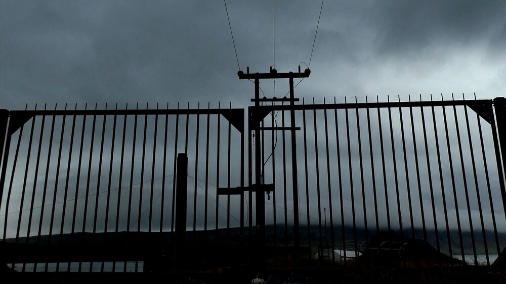 Wind Through Metal Gates 